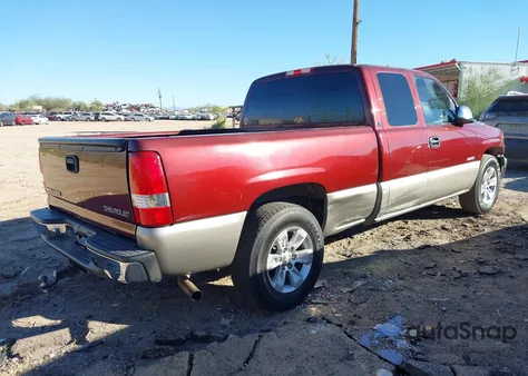2001 Chevrolet Silverado 1500 Ls z USA, uszkodzony, nr VIN 2GCEC19T111355166